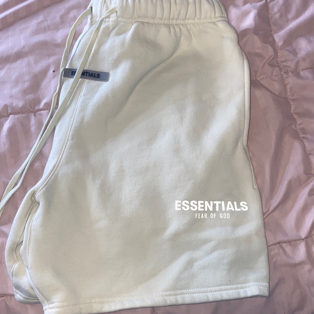 ESSENTIALS SHORTS SIZE SMALL NEVER WORN
